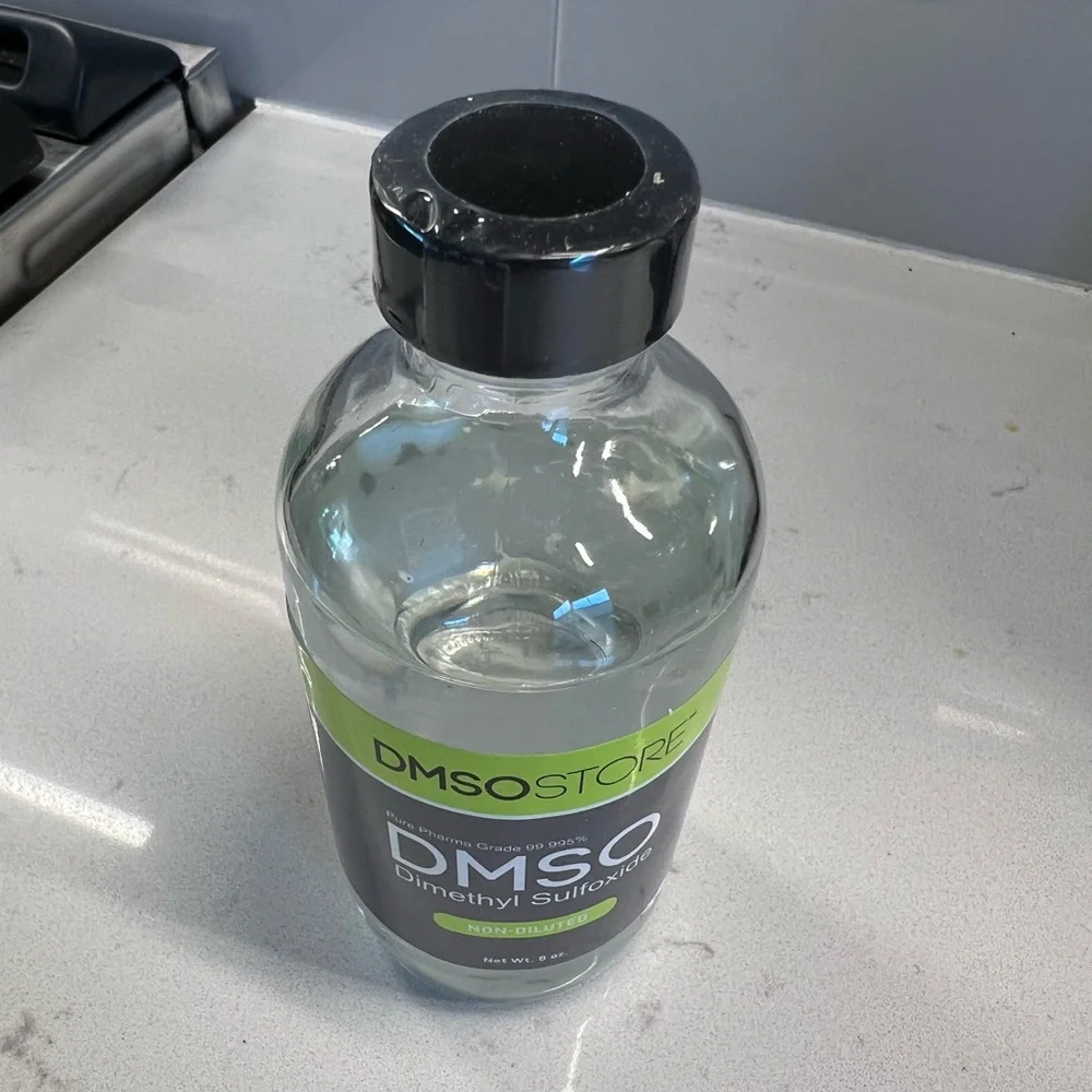 DMSO Liquid in Glass Bottle - Picture 2 of 4